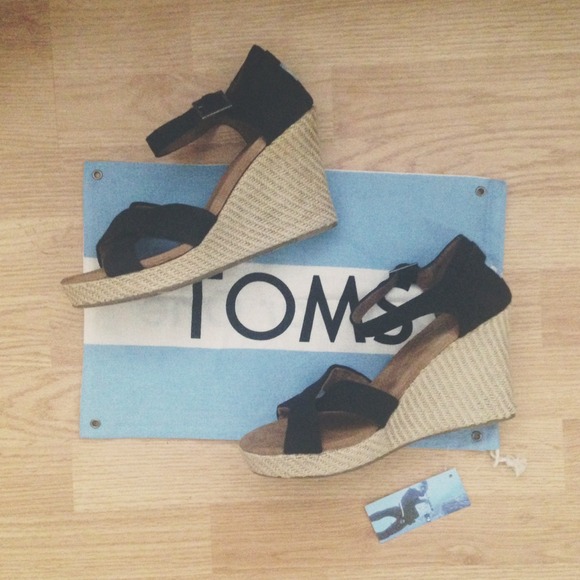 TOMS Black Canvas Strappy Wedges