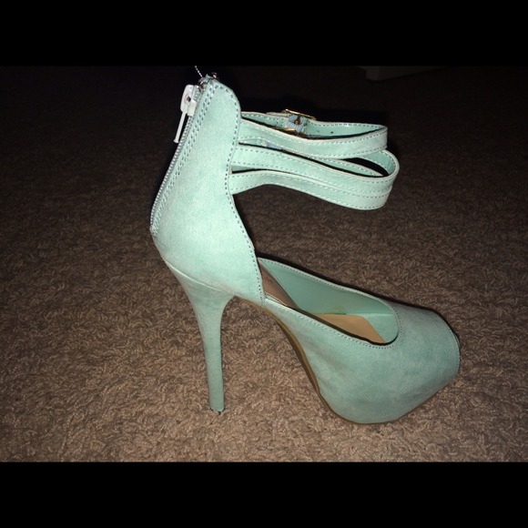 Sexy peep toe heels - Picture 2 of 4