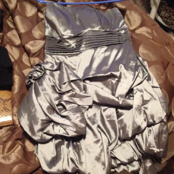 Party dress - Picture 1 of 3