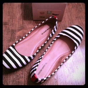 Striped ballet flats