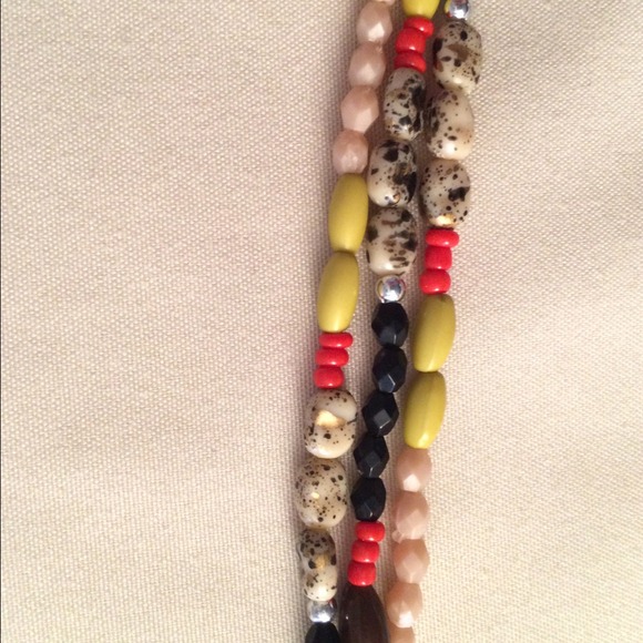 Beaded necklace - Picture 2 of 2