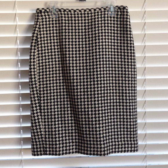 Houndstooth knee length pencil skirt size 2P