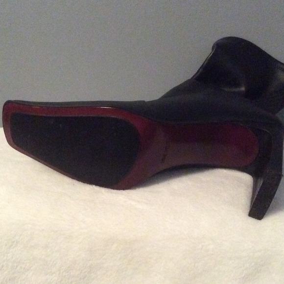 Boots - Picture 4 of 4
