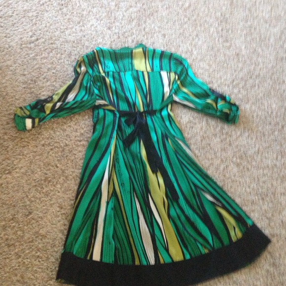 Dress - Picture 3 of 3