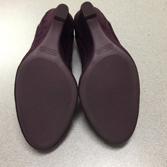 Beautiful coach purple wedges - Picture 3 of 4