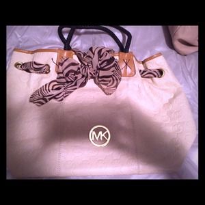 Michael Kors style Large tote bag.