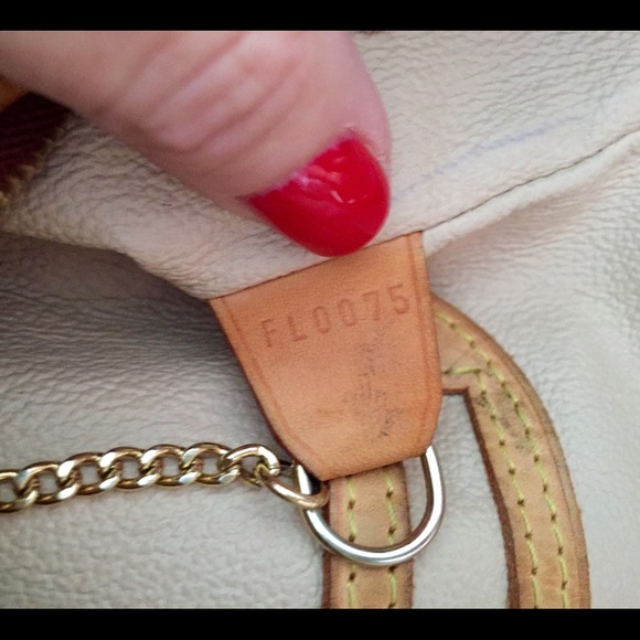 LV AUTHENTIC BUCKET BAG (same listing- more pics)-