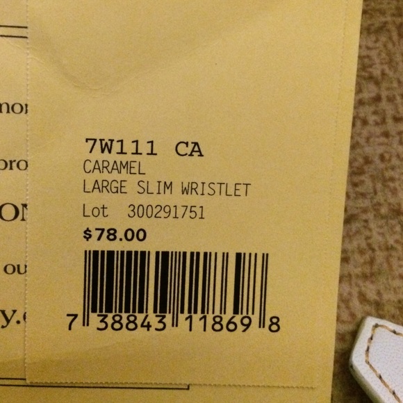 Dooney & Bourke. Large wristlets*Reduced - Picture 4 of 4