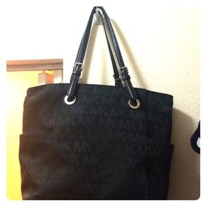 Black Michael Kors purse