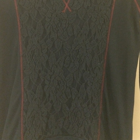 Casual top - Picture 2 of 2