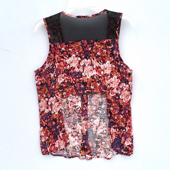 ⛔️BUNDLED⛔️🎉HOSTPICK🎉Floral open back tank - Picture 2 of 4