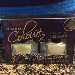 Glow in the dark nail art