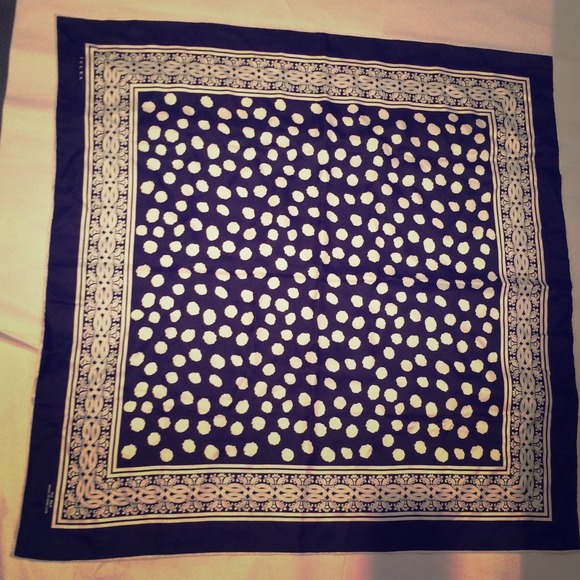 Beautiful silk scarf from Sulka!