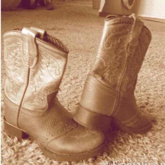 Cowboy boots ❤️