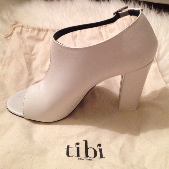 TIBI Elliott Sandals- never before worn! - Picture 3 of 4