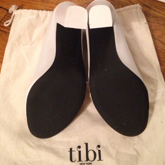 TIBI Elliott Sandals- never before worn! - Picture 4 of 4