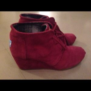 Maroon Toms wedges