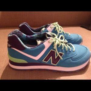 Bundled doc martens new balance and Zigisoho boots