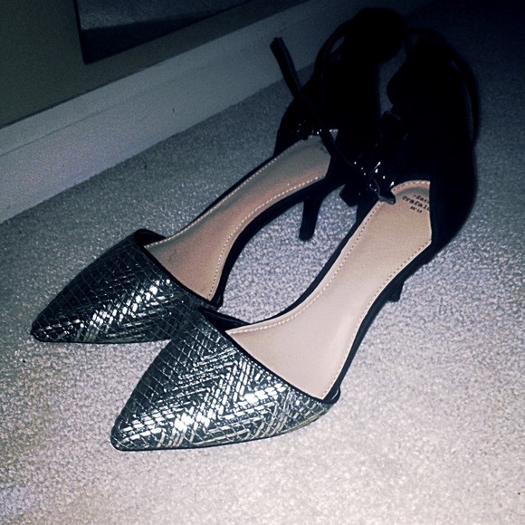 Zara Shoes - Zara metallic and beaded heel 😍😍