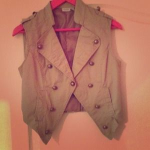 🍂Cropped Military style vest🍂