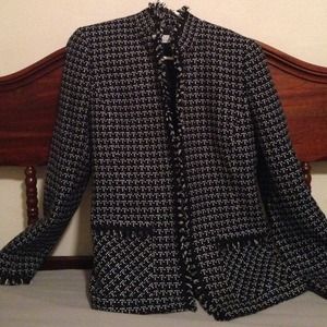 Price reduced! Tahari black and white blazer