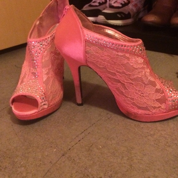 Heels. - Picture 2 of 2