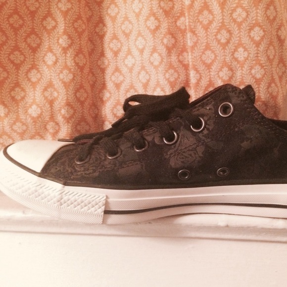 Black Rose Converse New!