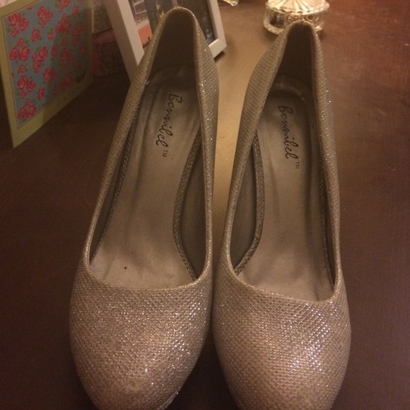 Silver prom shoes💕 - Picture 2 of 3