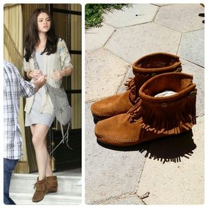 Minnetonka Hi - top back zip boot