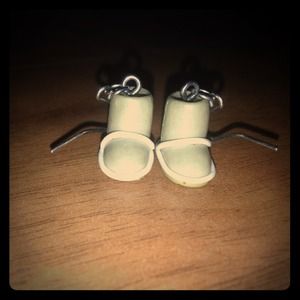 Adorable ugg boot earrings