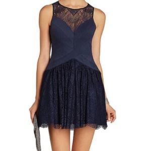 REDUCED NOT FOR LONG 🌟 Gorgeous navy blue dress