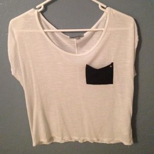 White loose pocket tee