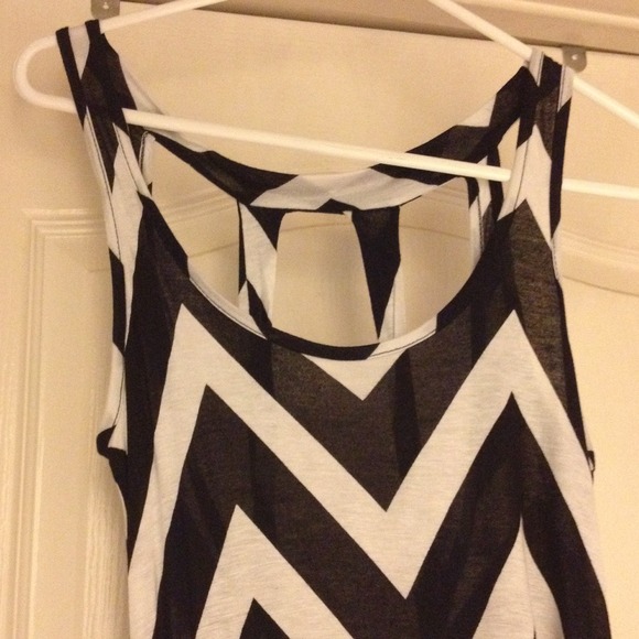 Black and white chevron hi low dress - Picture 2 of 4