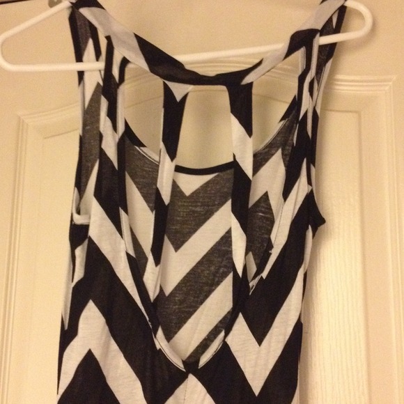 Black and white chevron hi low dress - Picture 4 of 4