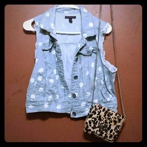 Sleeveless jean crop top