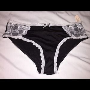 Victoria's Secret black white lace hiphugger large