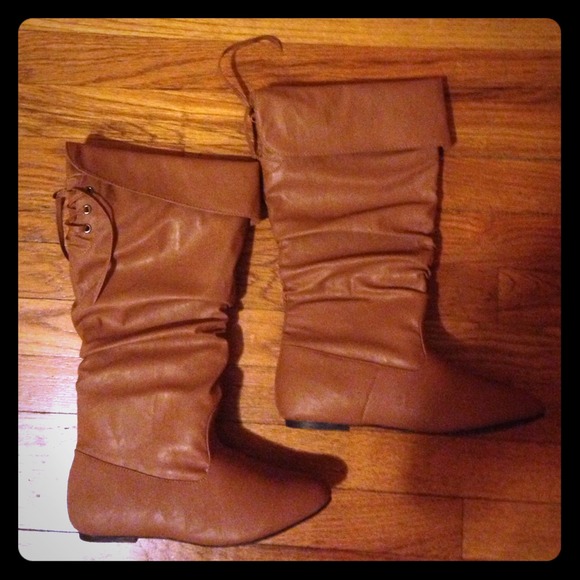 Diviana camel knee-high boots