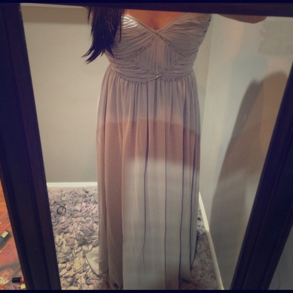 Prom dress/gown - Picture 1 of 4