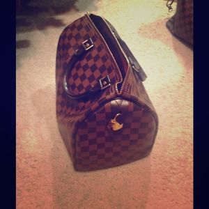 Louis Vuitton Speedy 35. Like new bought in London