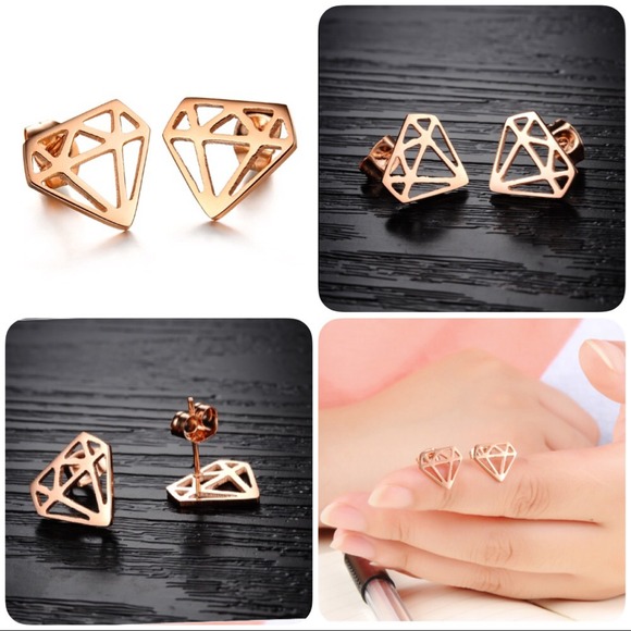 🚨SALE🚨 Diamond Cut Out stud earrings 18KRGP