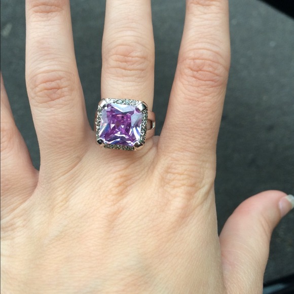 Sale‼️‼️Guess Ring