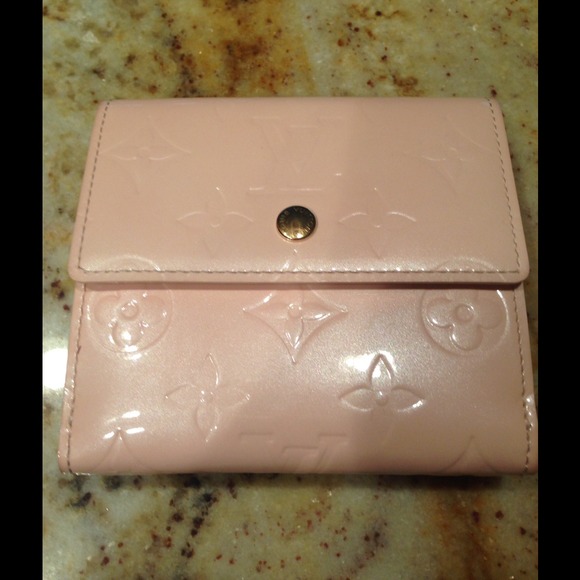 Louis Vuitton Vernis Wallet In Marshmellow