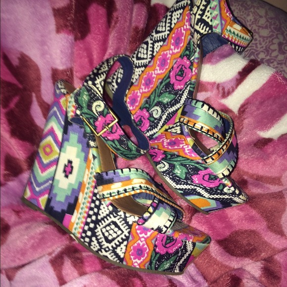Gorgeous Summer Aztec Wedges