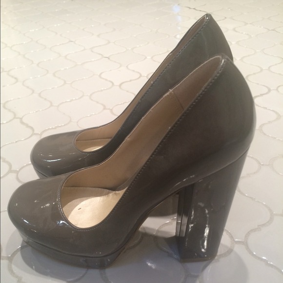 Mia, gray patent platform heels, size 6 1/2