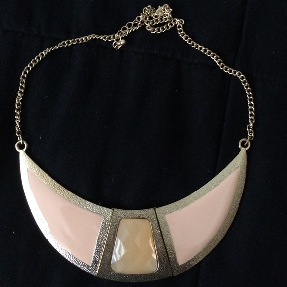 Gold and light cream pink color necklace