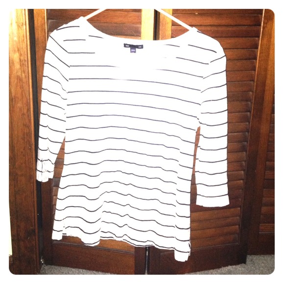 Quarter length shirt.