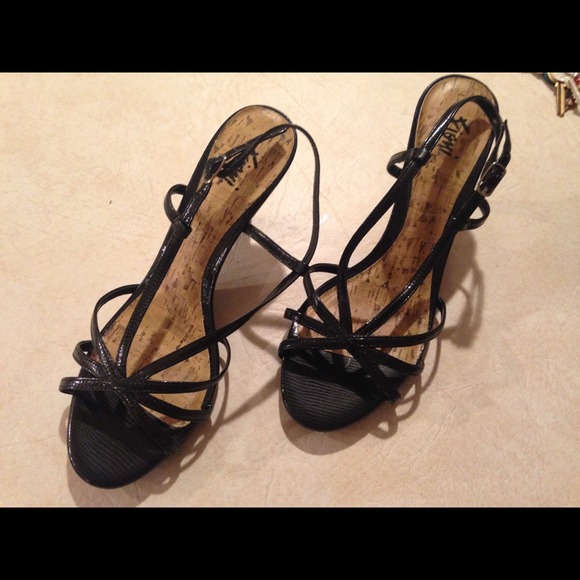 Fioni black  kitten heals size 8 Women's.