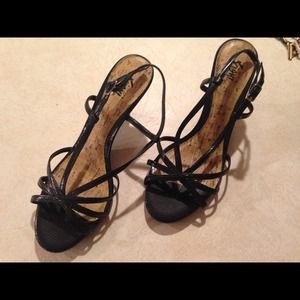 Fioni black  kitten heals size 8 Women's.
