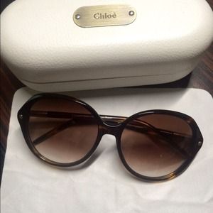 chloe sunglass barely used look like new!!