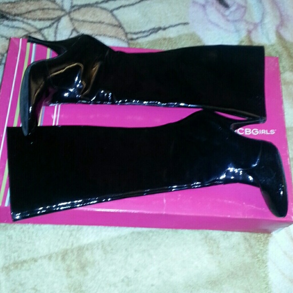Bcbg  knee boots like new